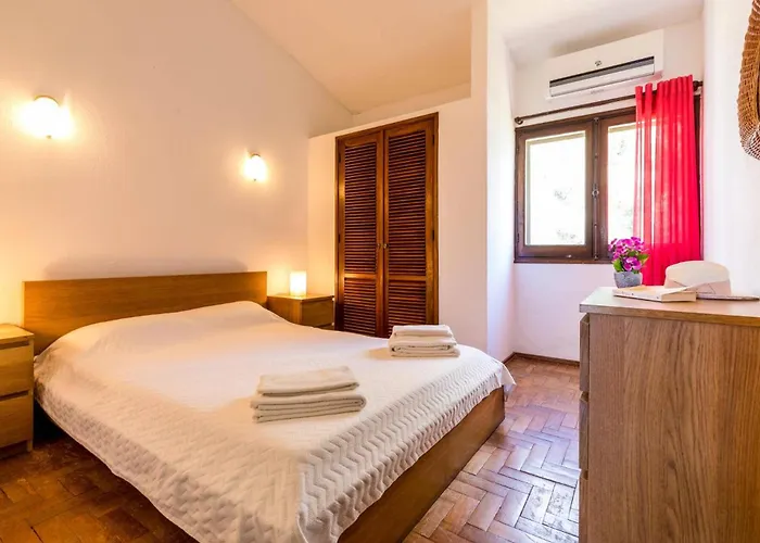 Altis By 빌라 알부페이라